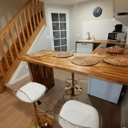 La Maisonnette Du Paradis Apartmán *